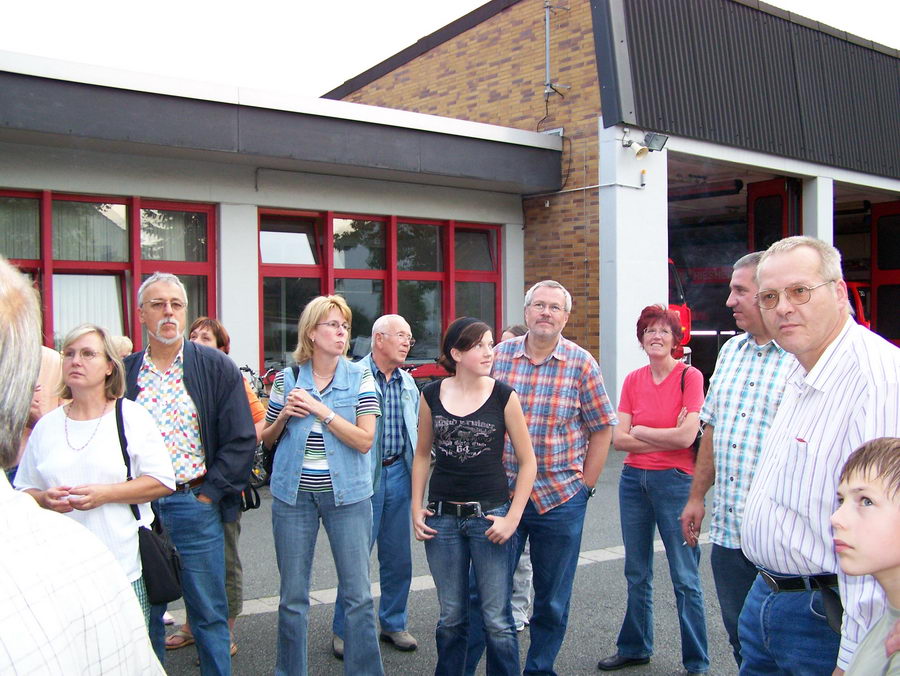 17.8.2006: Der Chor besucht die Feuerwehr