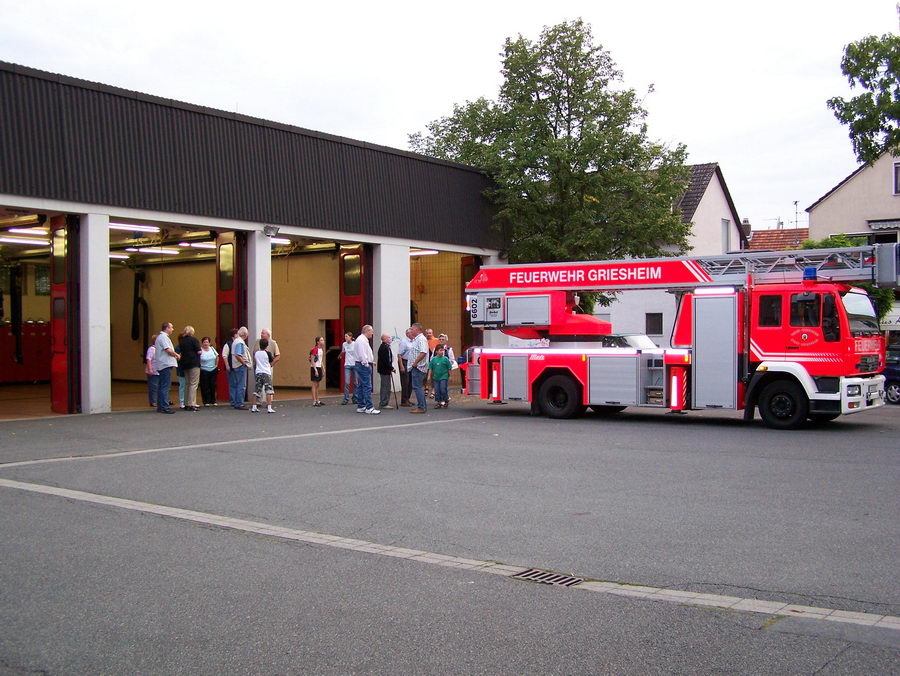 17.8.2006: Der Chor besucht die Feuerwehr