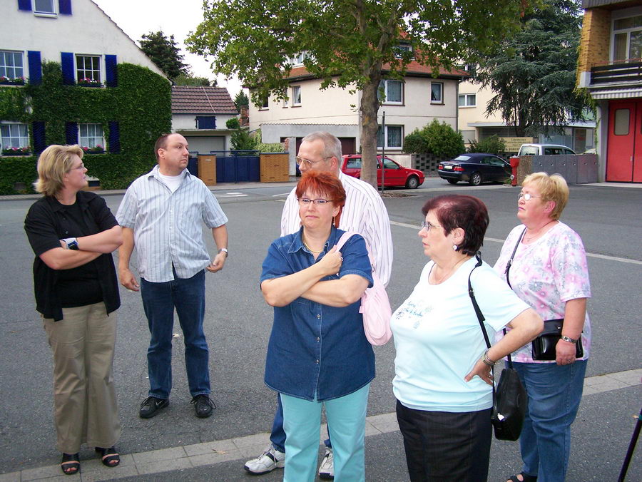 17.8.2006: Der Chor besucht die Feuerwehr