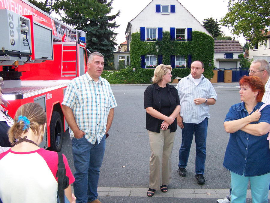 17.8.2006: Der Chor besucht die Feuerwehr