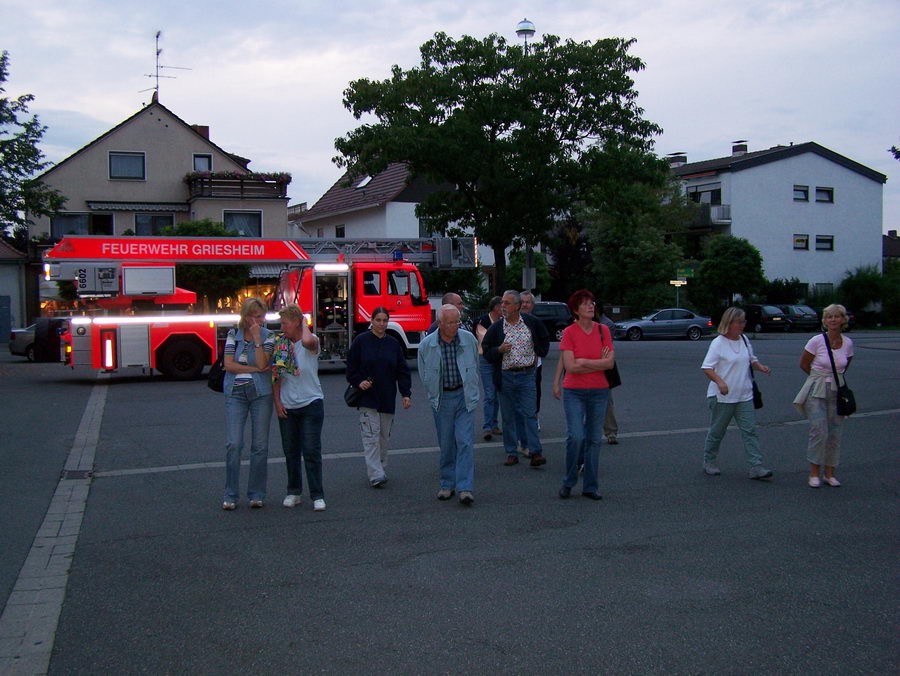 17.8.2006: Der Chor besucht die Feuerwehr