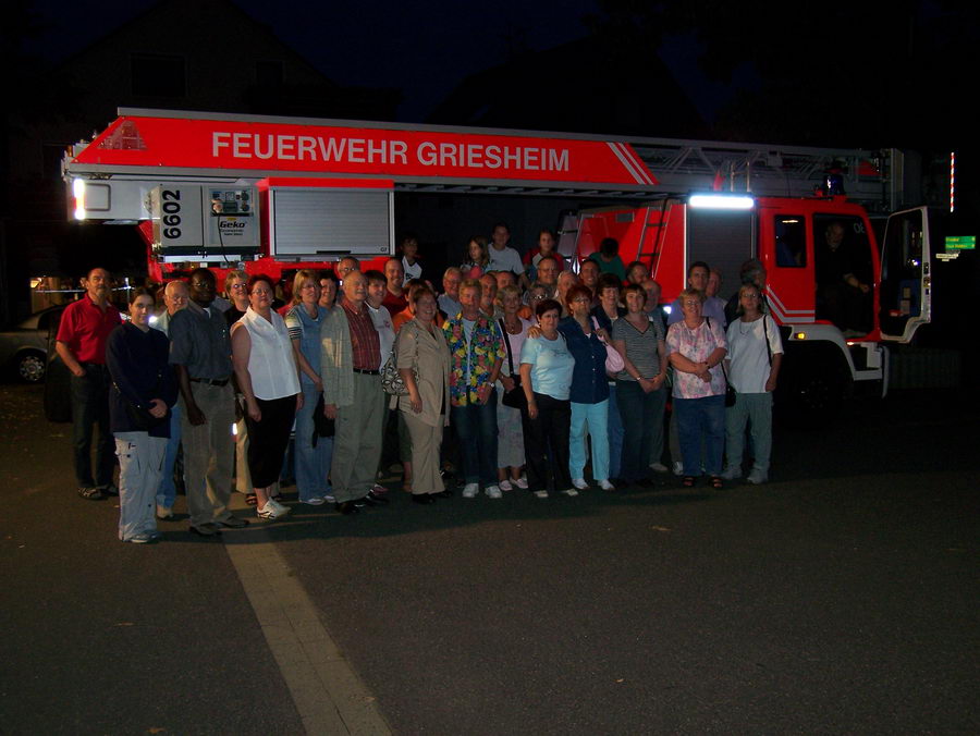 17.8.2006: Der Chor besucht die Feuerwehr