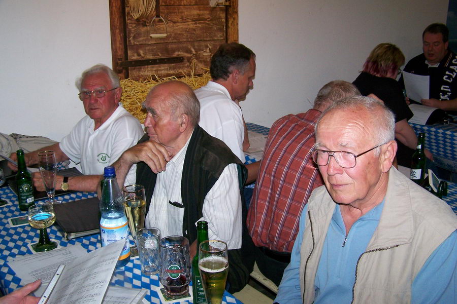 12.7.2007: Letzte Singstunde vor der Sommerpause bei Konrad Kolb