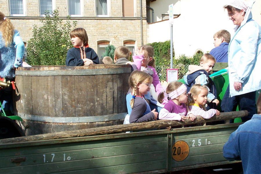 9.9.2007: Vereinsausflug zum Traubenlesefest in Schornsheim