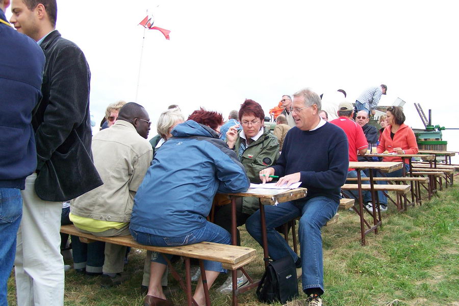 9.9.2007: Vereinsausflug zum Traubenlesefest in Schornsheim