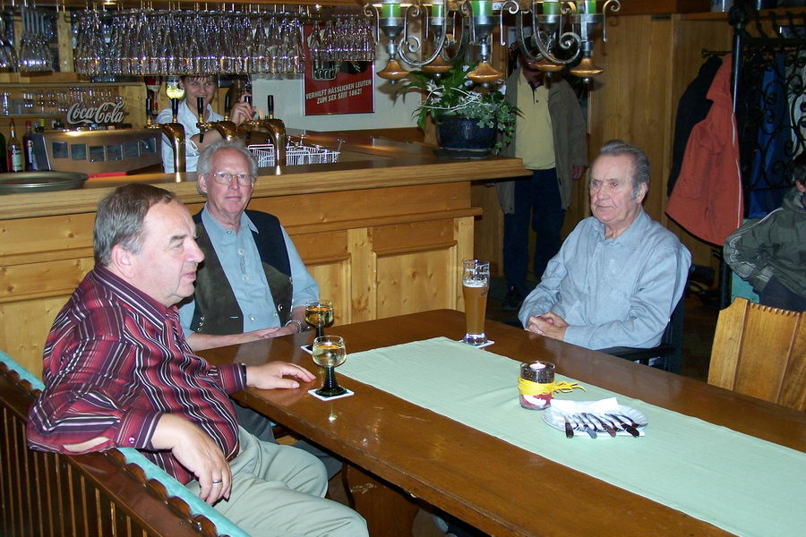18.10.2007: Offizielle Einweihung des Zöllerhannes mit den Polit- und Vereinsvertretern